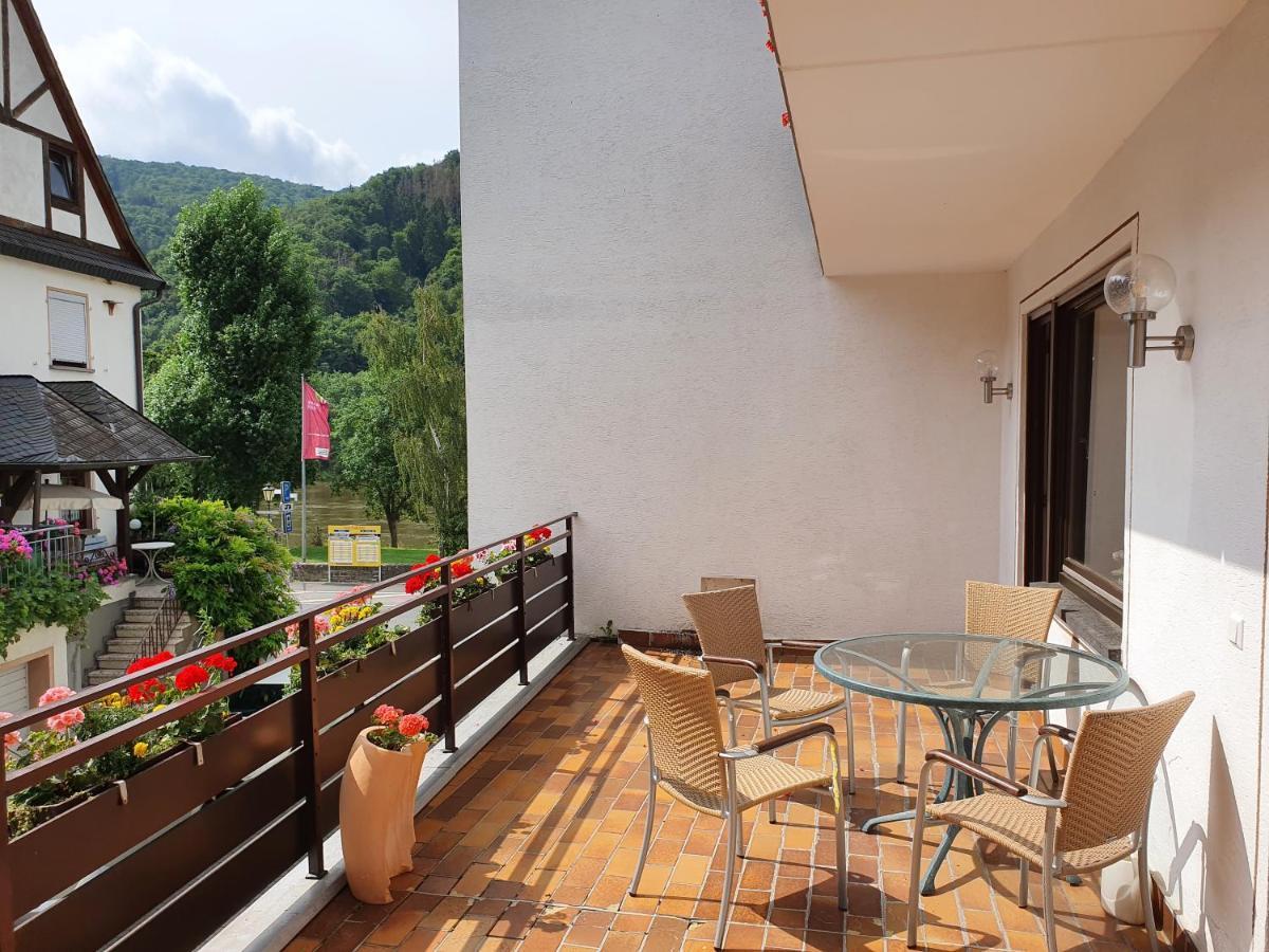 Römerstube Ferienwohnungen mit&ohne Moselblick Ediger-Eller Zimmer foto