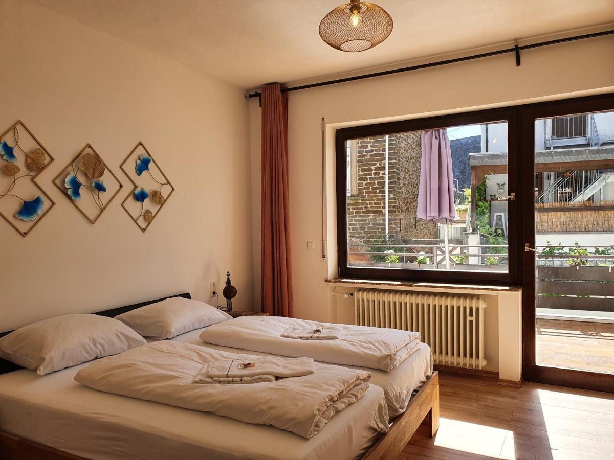 Römerstube Ferienwohnungen mit&ohne Moselblick Ediger-Eller Zimmer foto