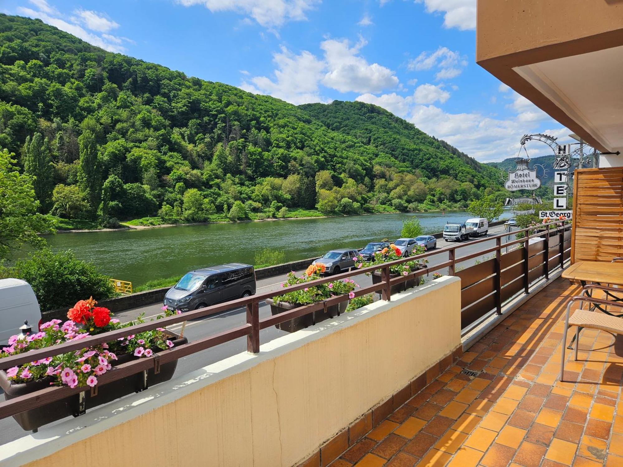 Römerstube Ferienwohnungen mit&ohne Moselblick Ediger-Eller Exterior foto